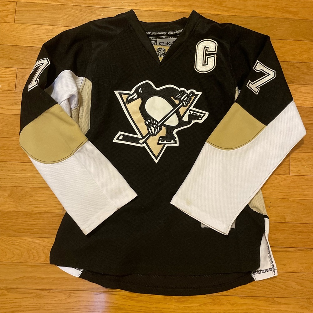 Official NHL Sidney Crosby Jersey from 2016 season WORN ONCE